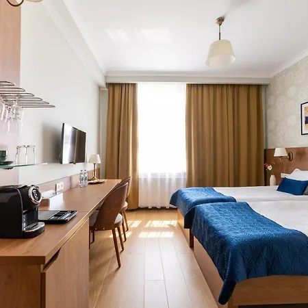 Aparthotel Portal House 4*