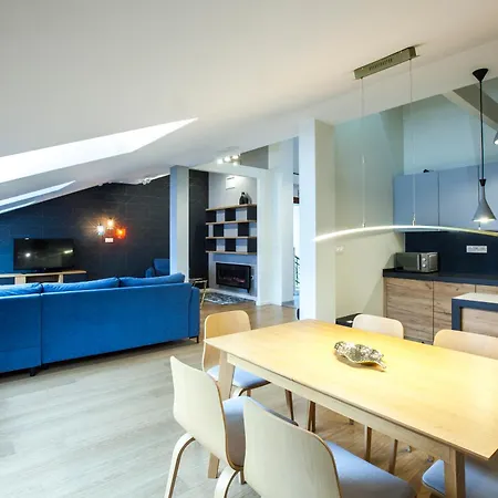 Portal House Aparthotel 4*