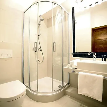מלון דירות Portal House 4*