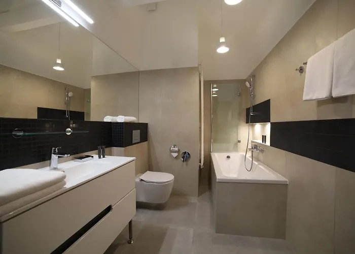 Aparthotel Portal House 4*