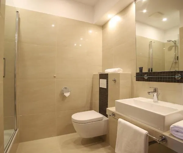 Portal House Aparthotel 4*