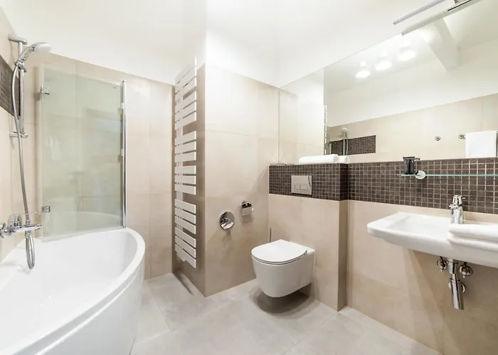 Aparthotel Portal House 4*