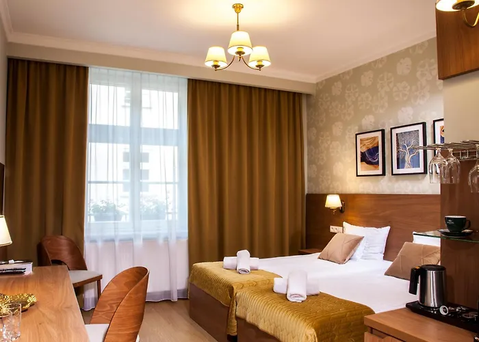 Aparthotel Portal House 4*